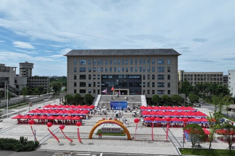 超4000個崗位可選 衡陽幼兒師專力促學(xué)生與企業(yè)“雙向奔赴”